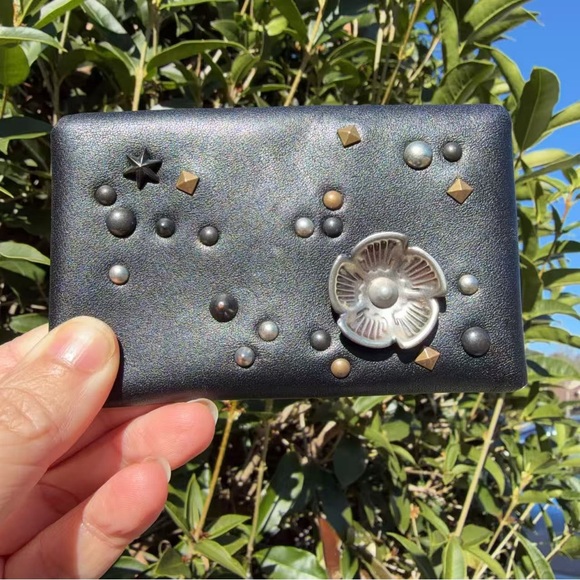 Coach Turnlock Card Case with Tea Rose Studs Black Leather 20950G - Picture 2 of 11